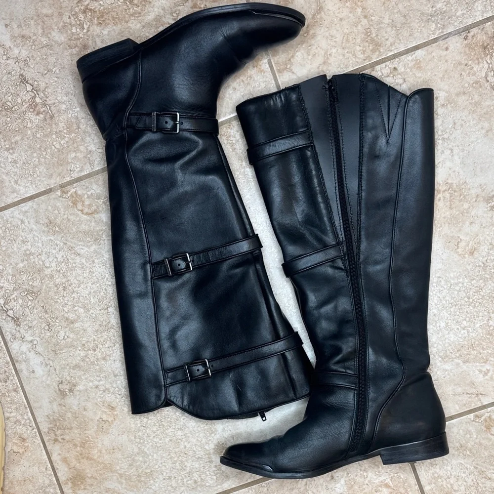 Gianni Bini leather sleek